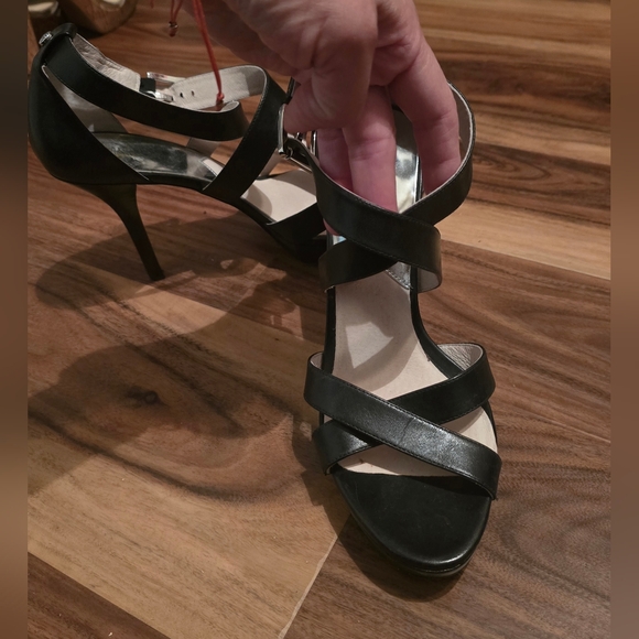 MICHAEL Michael Kors Shoes - Michael Kors Evie Platform Black Leather Open Toe Sandals Shoe Size 10, EUC